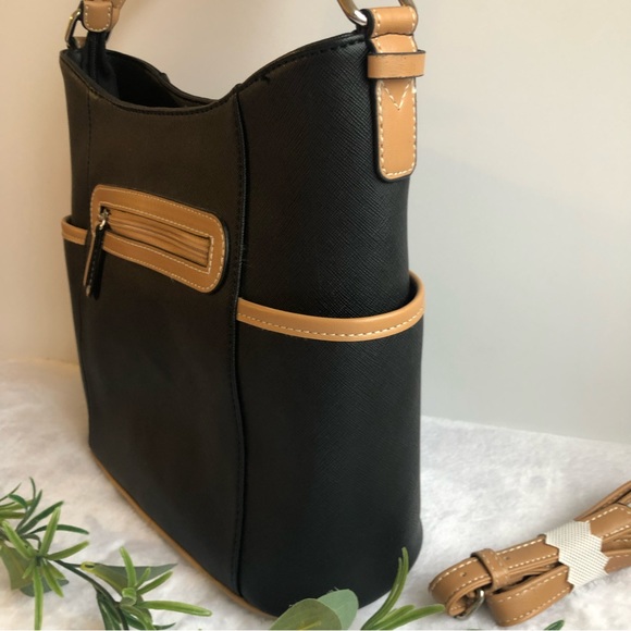 Giani Bernini Saffiano Faux Leather Medium Hobo Crossbody, NWT - Picture 3 of 7